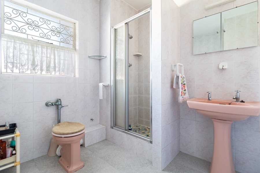 To Let 2 Bedroom Property for Rent in Sea Point Western Cape